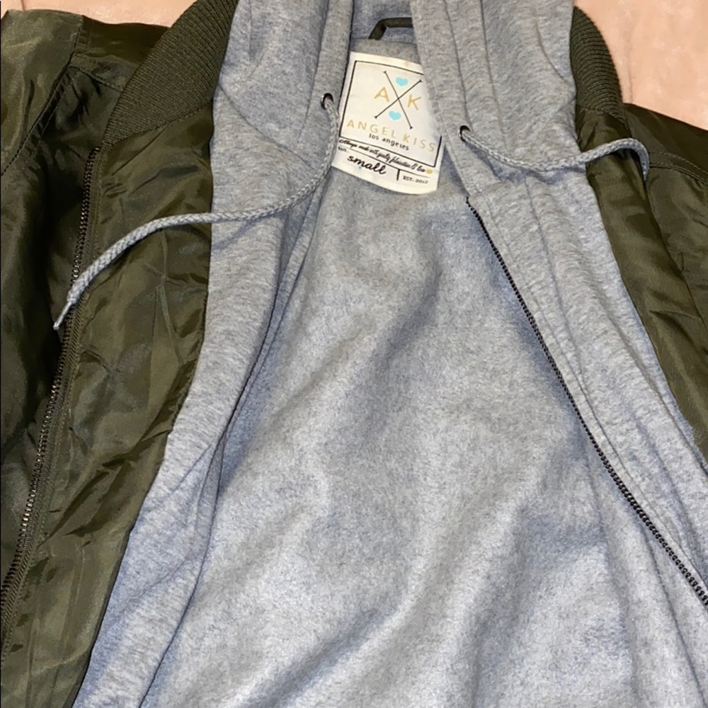 Green jacket - Picture 2 of 2
